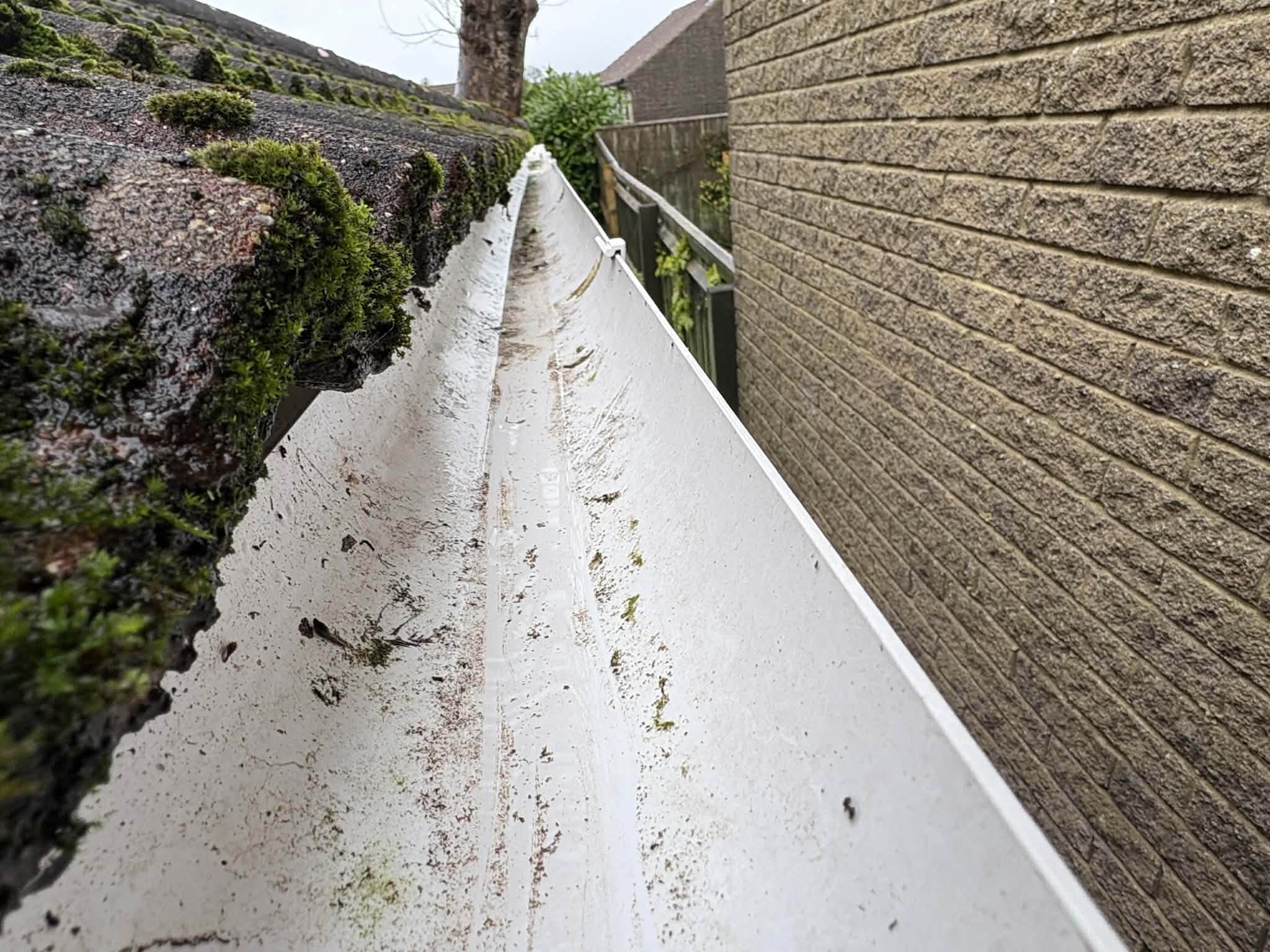 Gutter clearing
